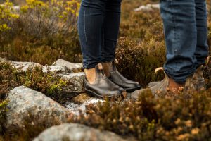 Chaussures en cuir dans la nature, chaussures de montagne Paris, À la Ville, à la Montagne