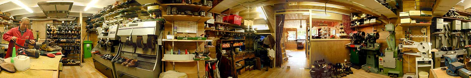 Vue de l'atelier, cordonnerie reparation à Paris, À la Ville, à la Montagne