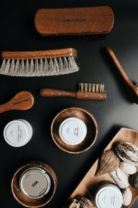 Accessoires pour entretien des chaussures, cordonnier Paris, À la Ville, à la Montagne